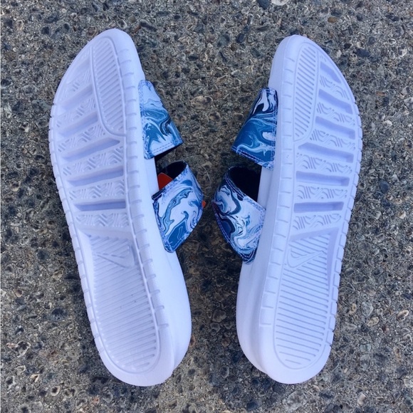 WMNS NIKE BENASSI DUO ULTRA
SLIDES White MARBLES - Picture 4 of 5